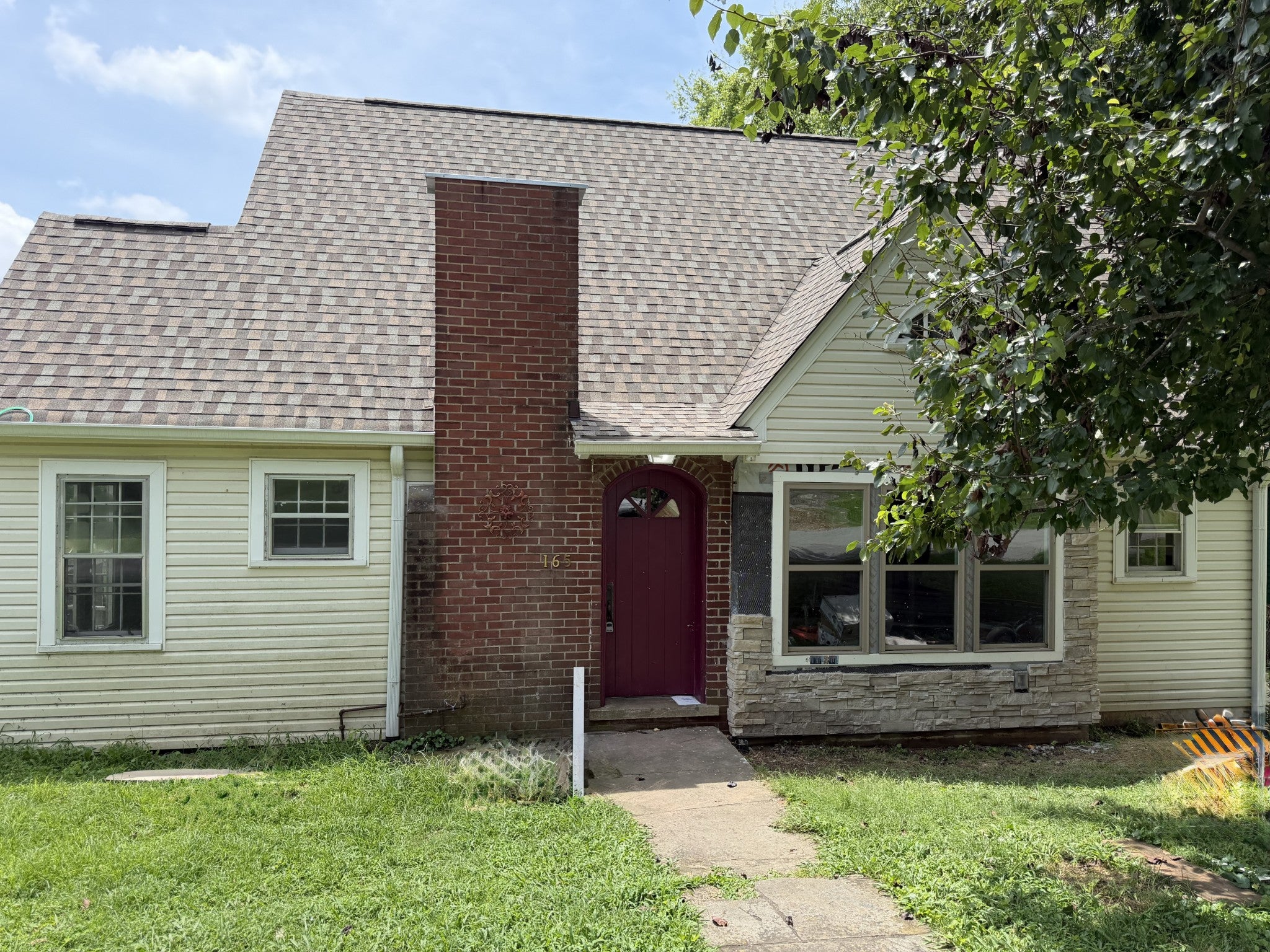 165 W Walnut St — photo
