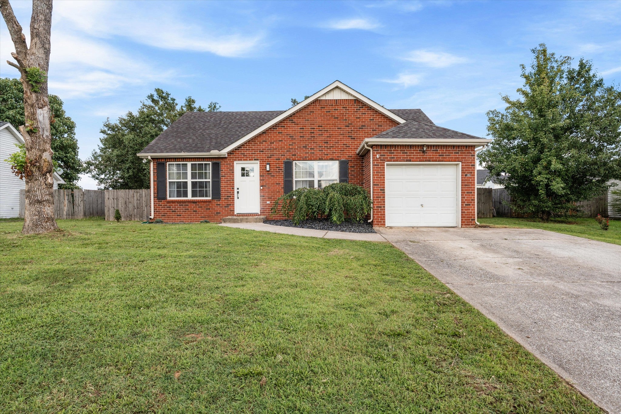 416 Barking Dr — photo