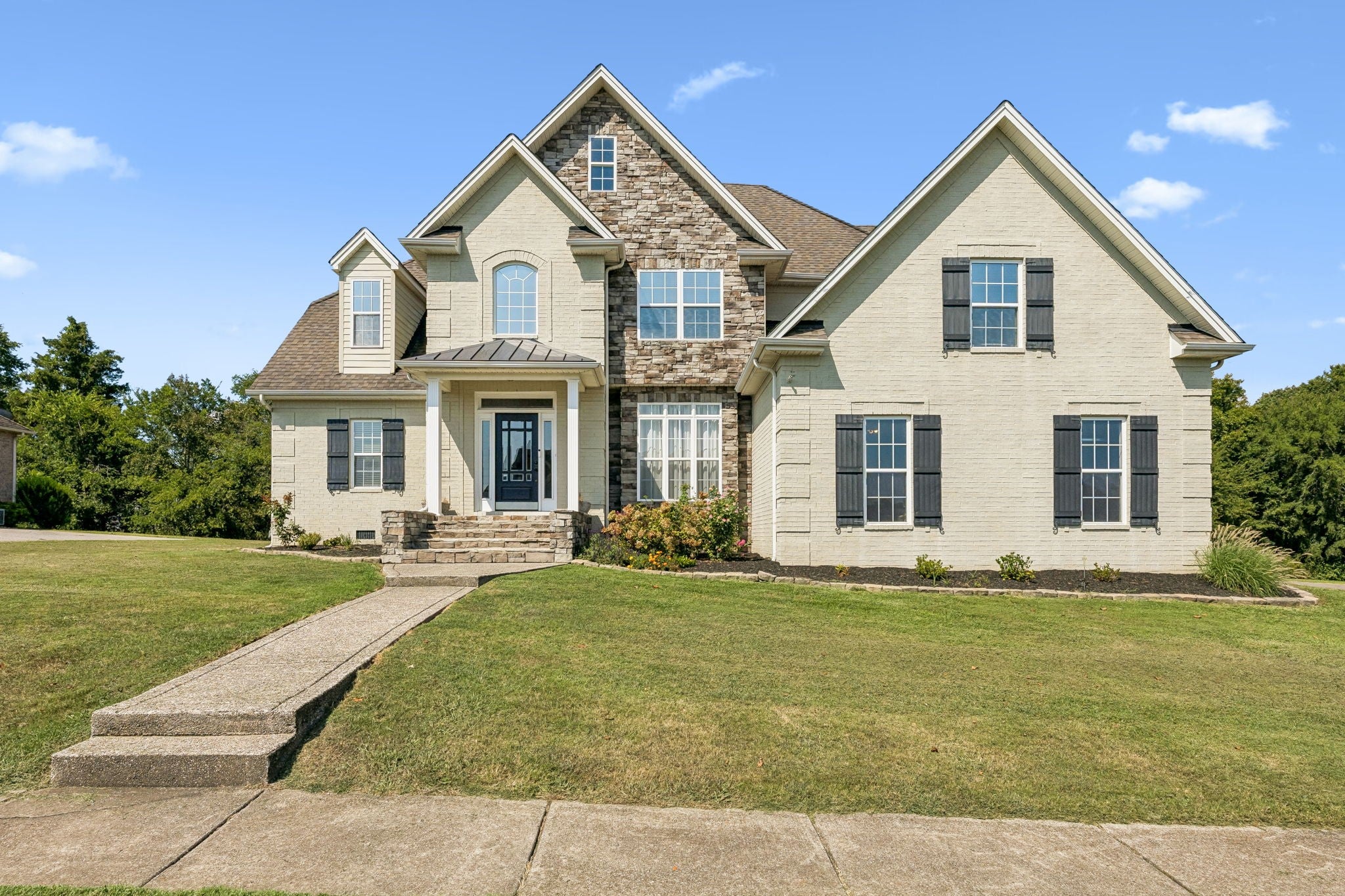 320 Creekside Dr — photo
