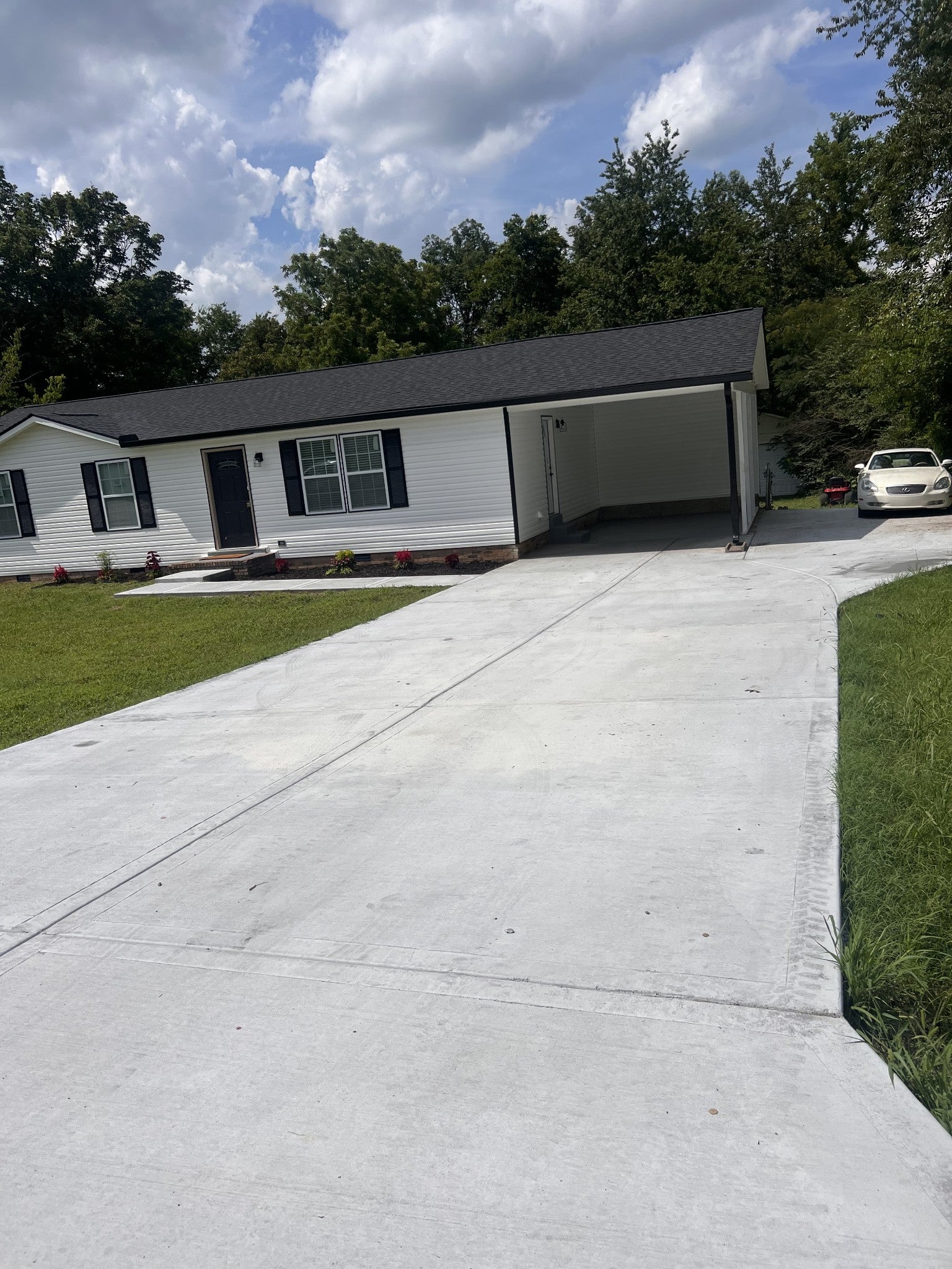 2468 River Oaks Dr — photo