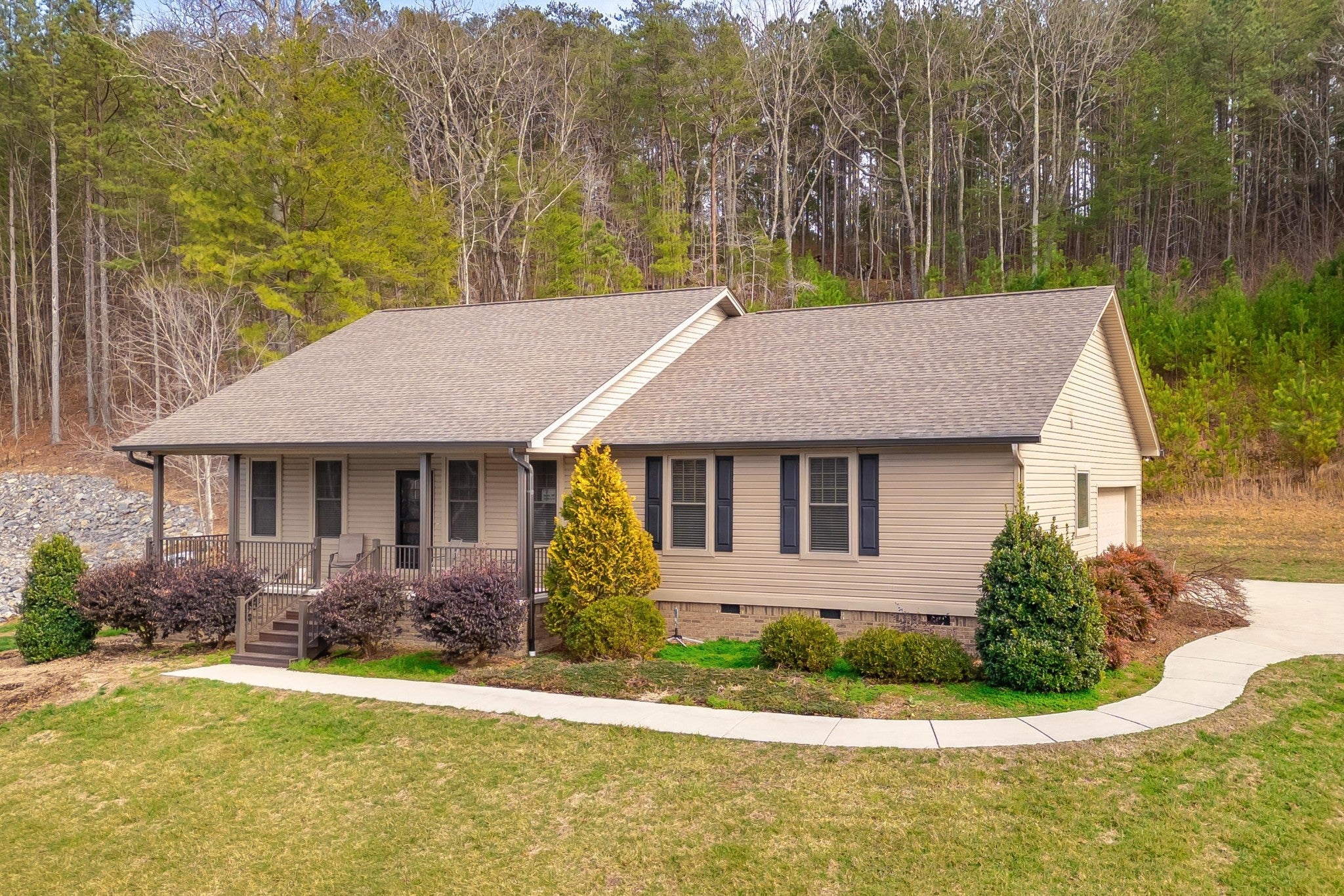 1533 Eads Bluff Road NW — photo