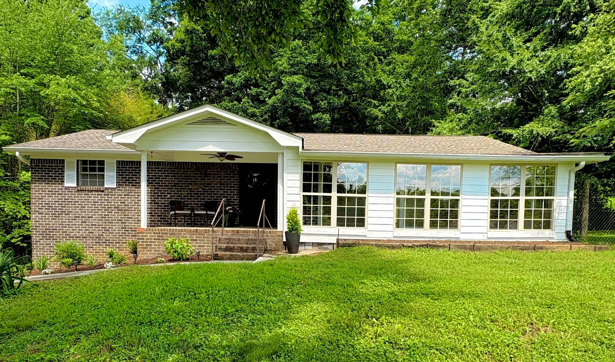 547 Van Davis Road NW — photo