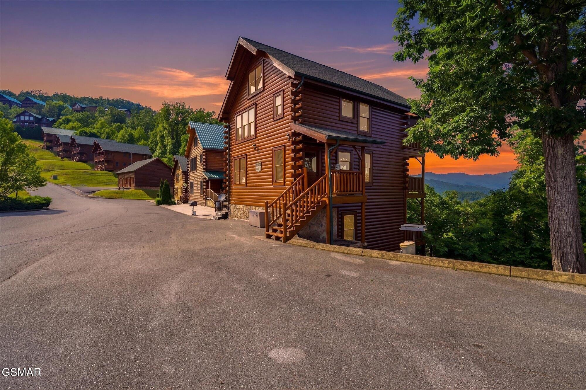 2809 White Oak Ridge Lane — photo