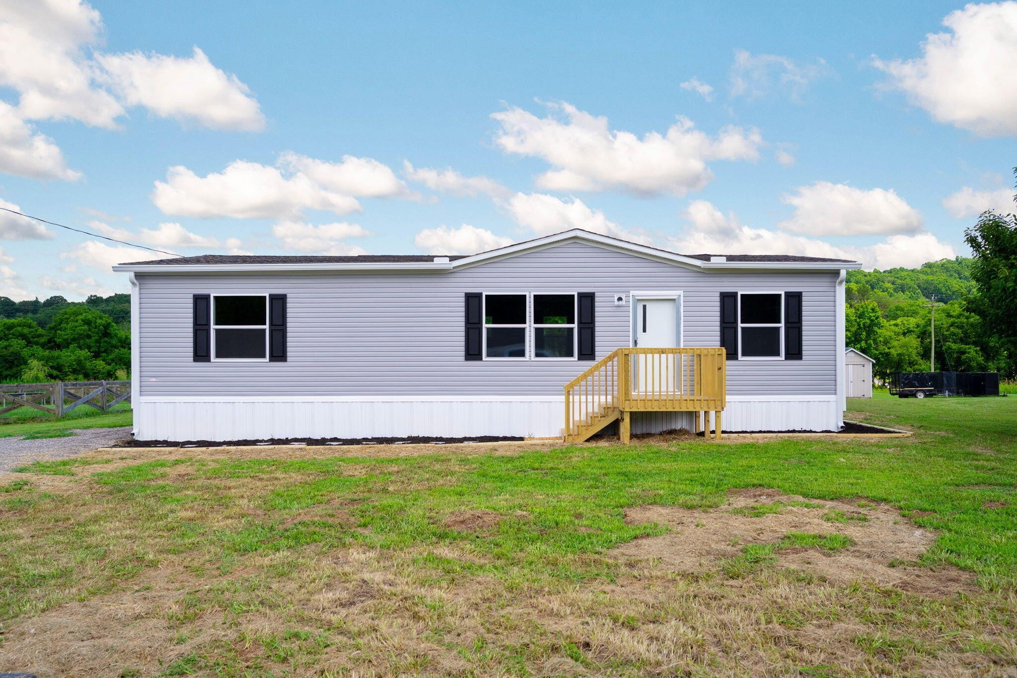 142 Meadow View — photo