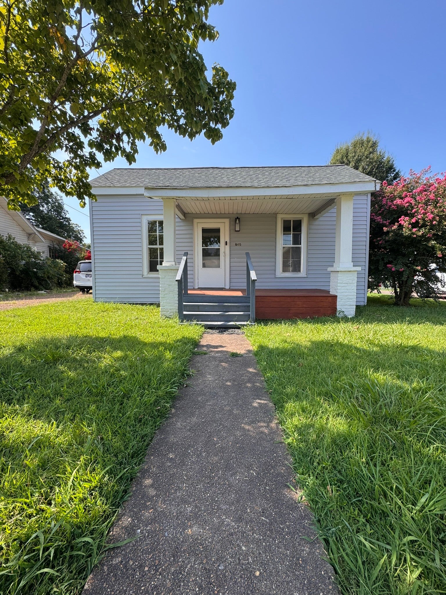 805 E Todd St — photo