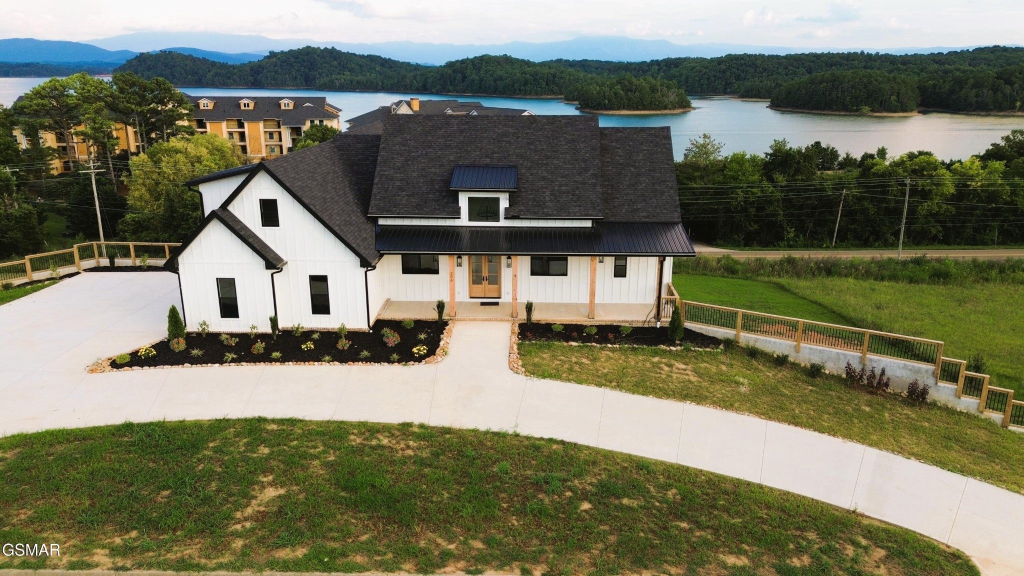 206 Eagle View Drive — photo