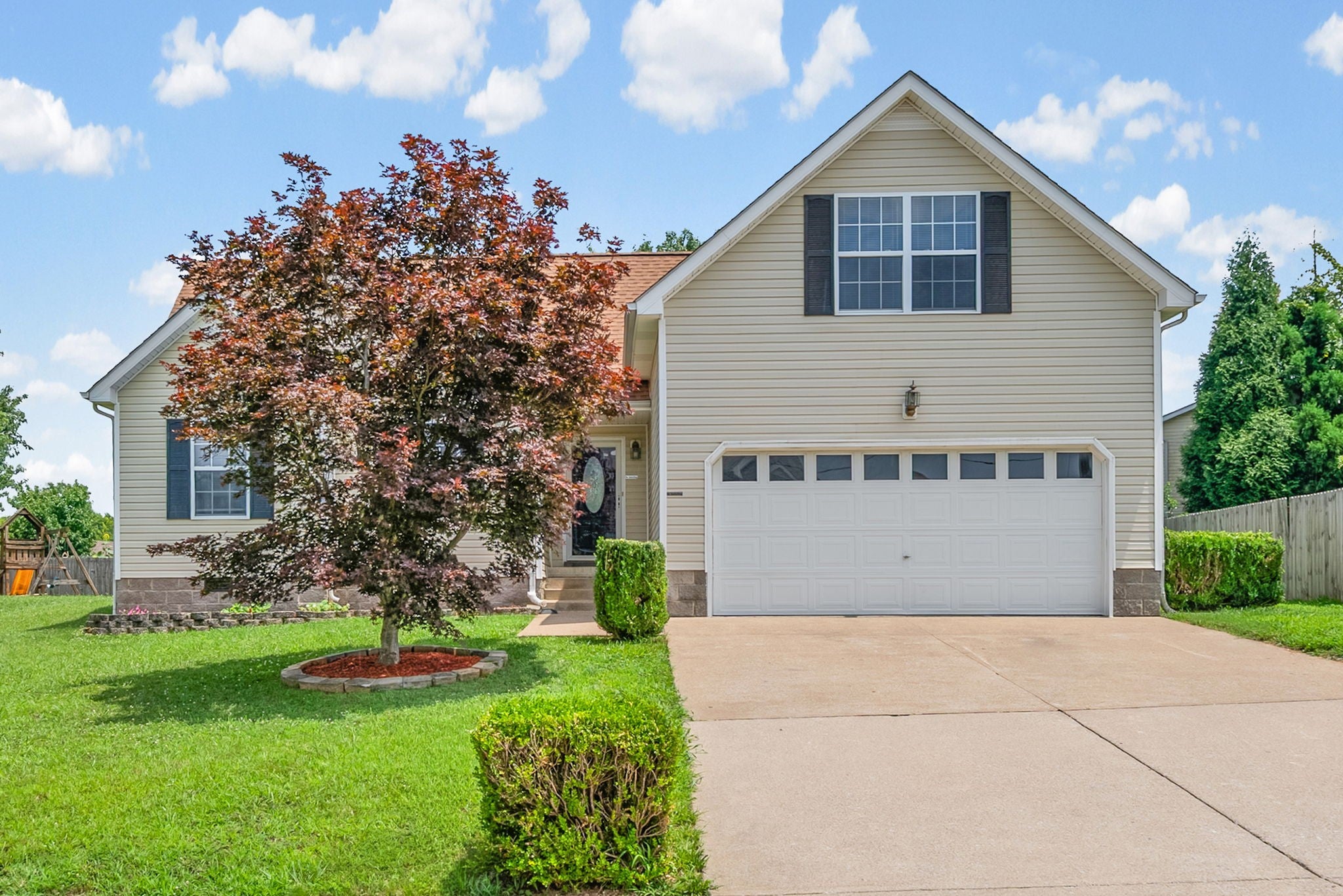 3827 Man O War Blvd — photo