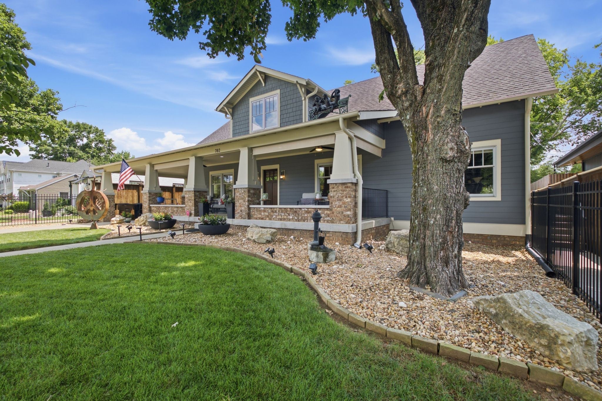 702 Skyview Dr — photo