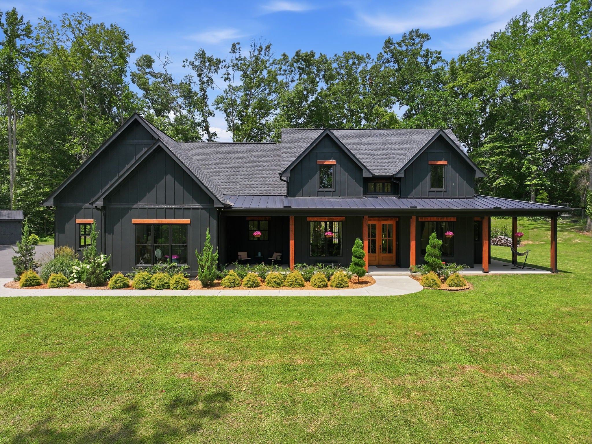 7451 Sleepy Hollow Rd — photo