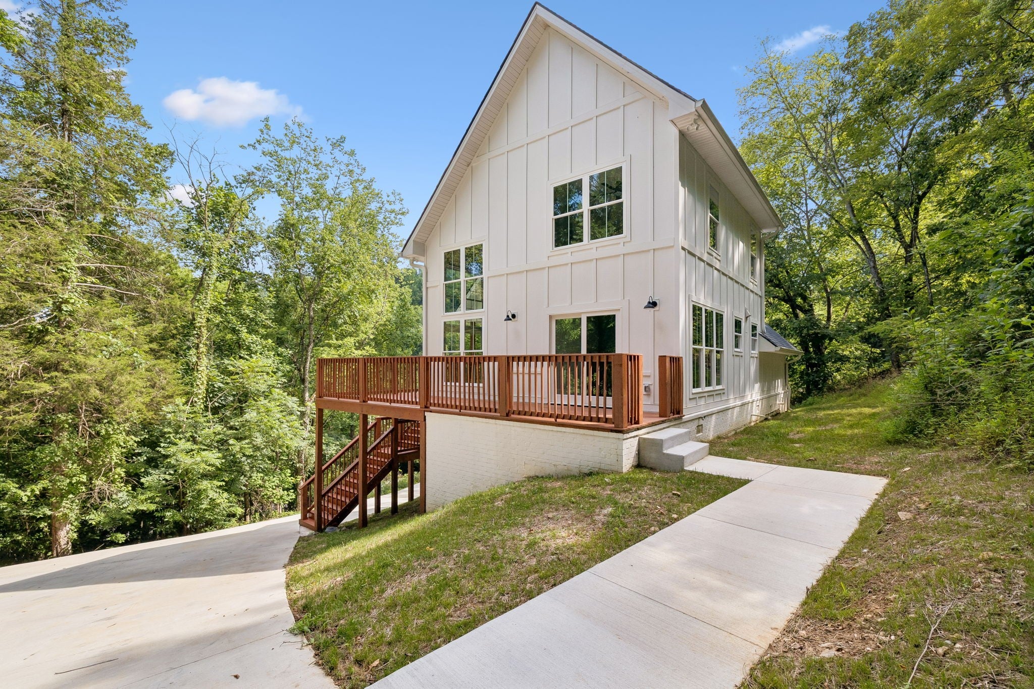 670 Harbor Dr — photo