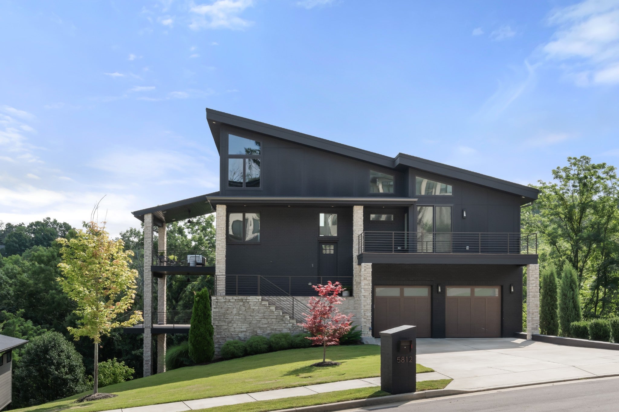 5812 Woodland Hills Dr — photo