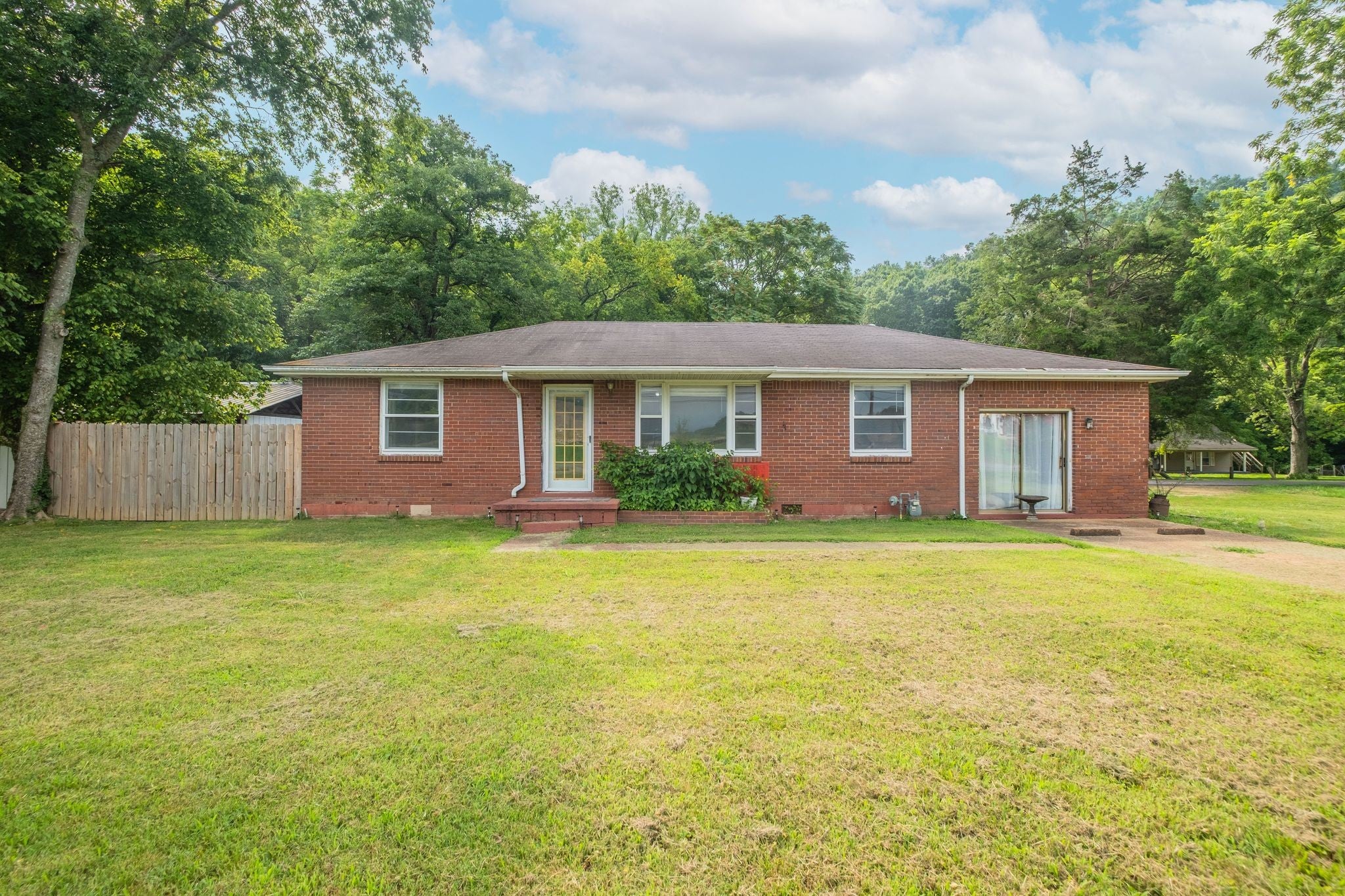 1329 Louisville Hwy — photo