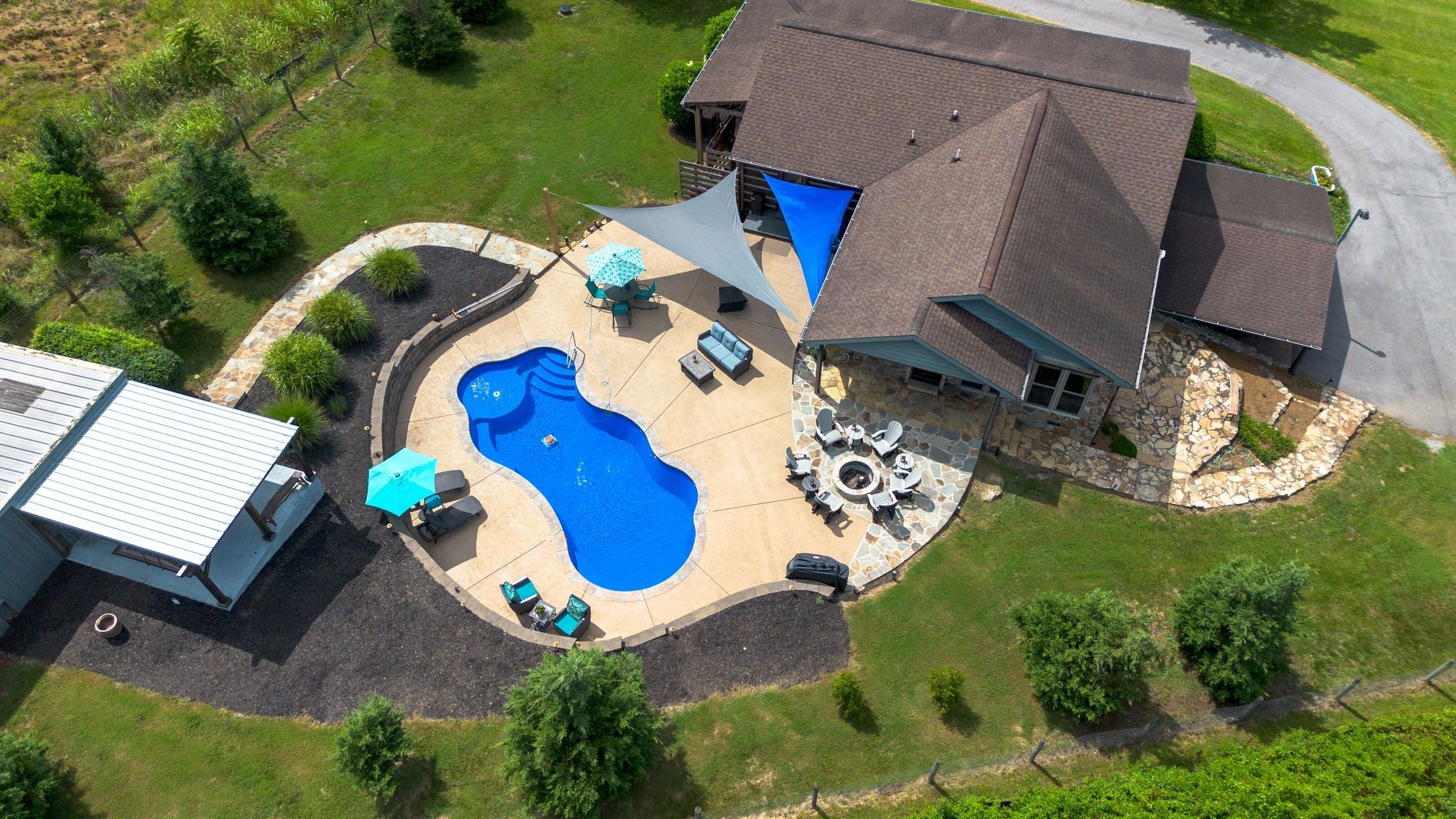 812 New Shackle Island Rd — photo