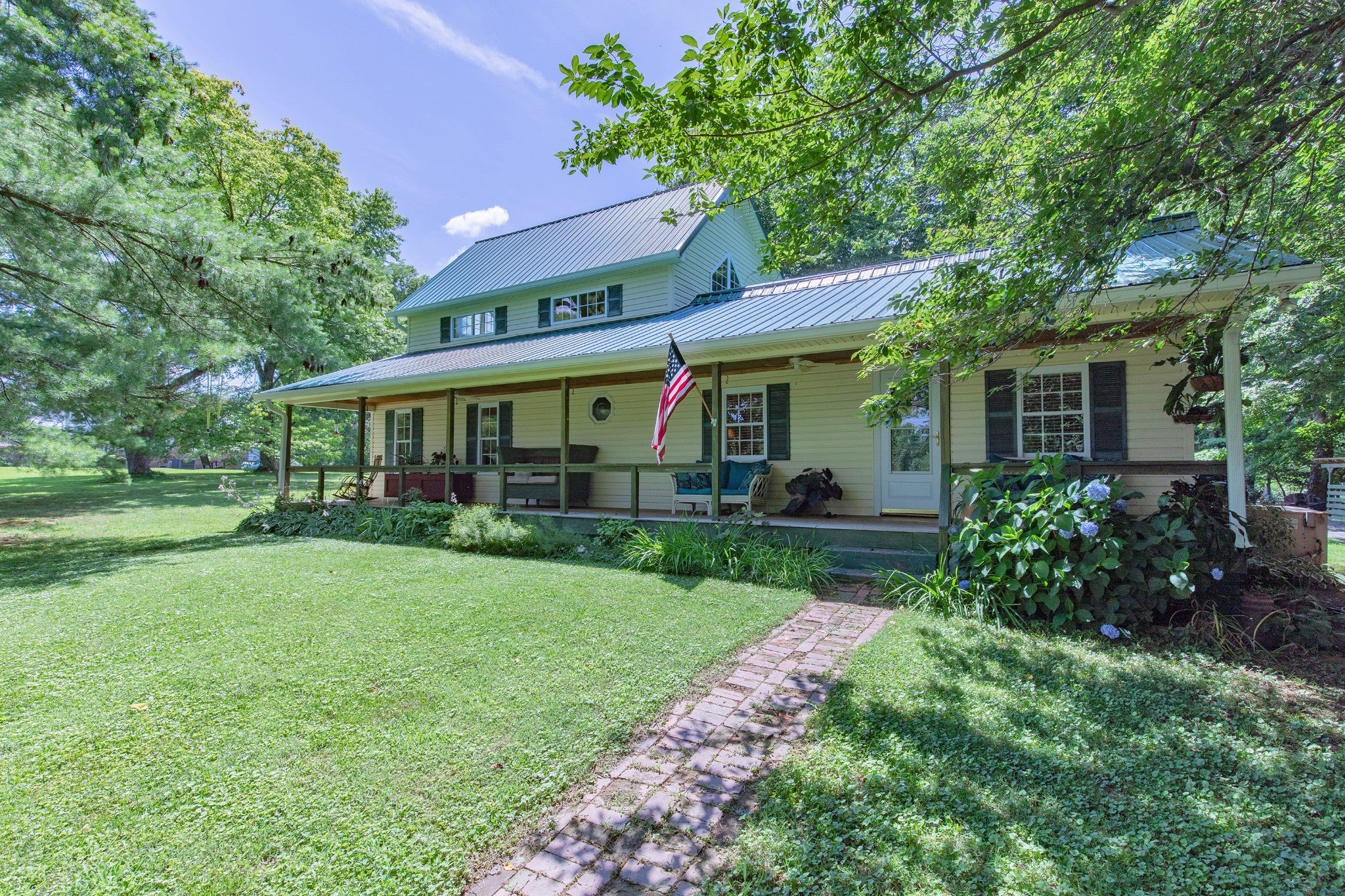 824 Dry Creek Rd — photo