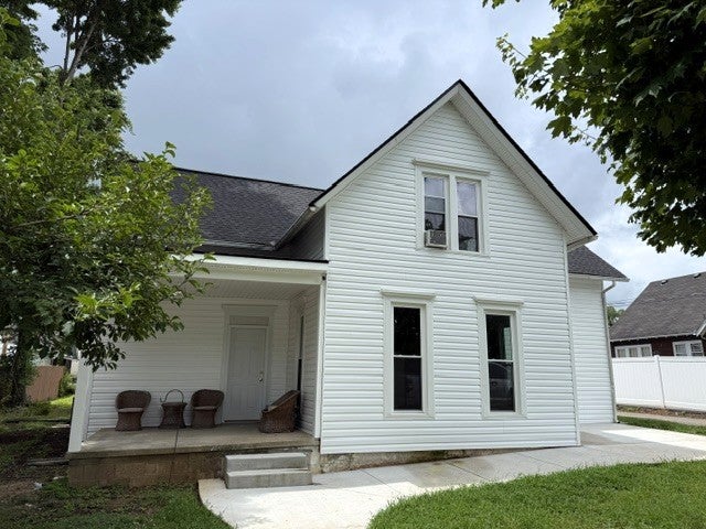 203 Donnell St — photo