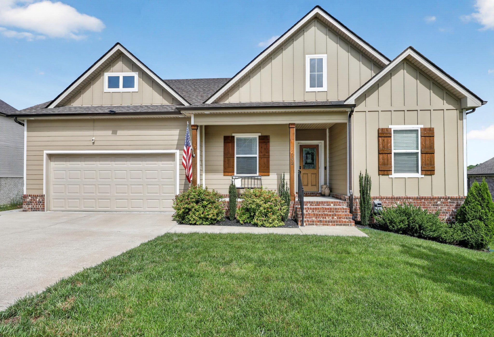 102 Albatross Ct — photo