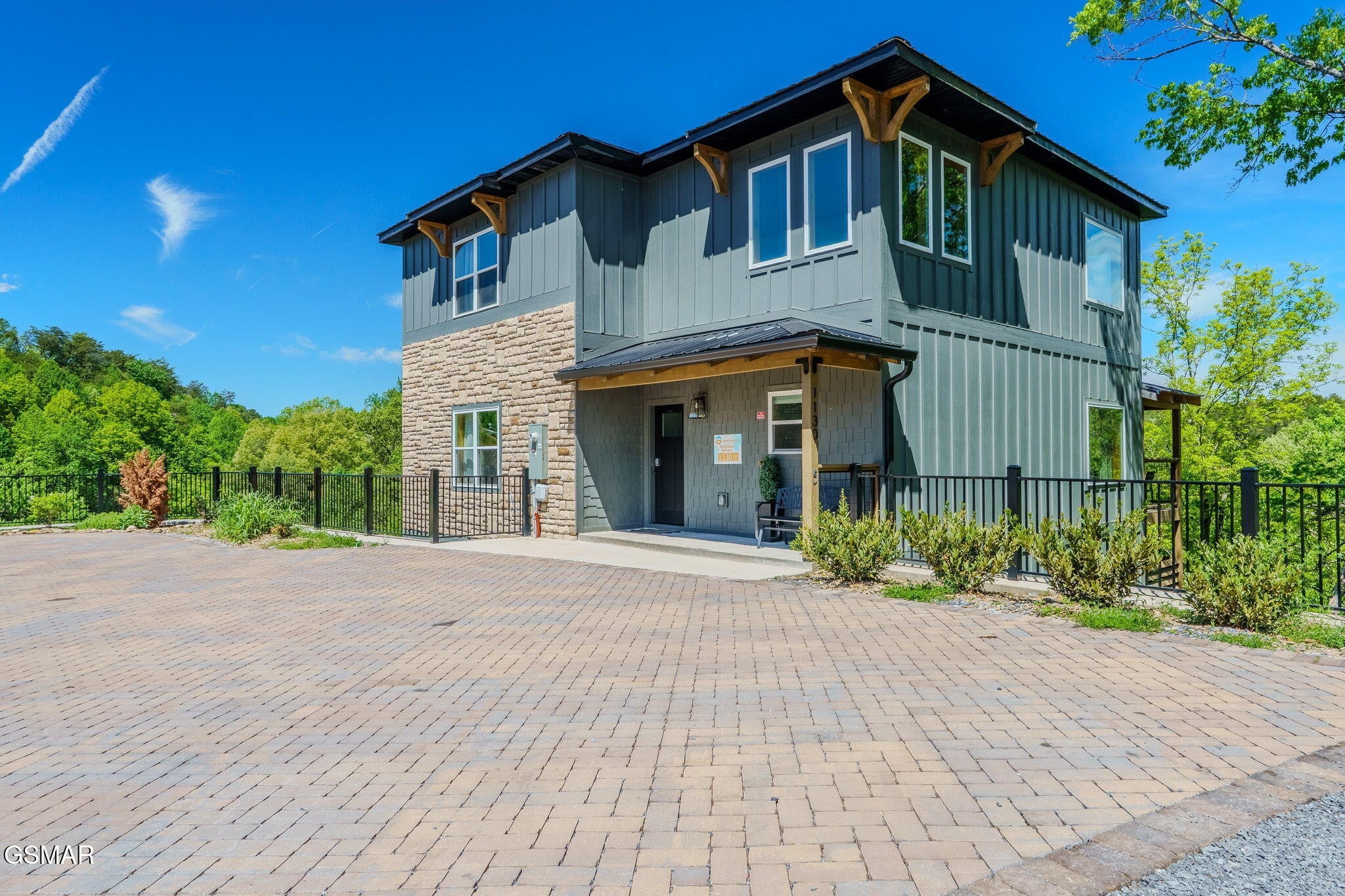 1130 Lee Cardwell Circle 5R — photo