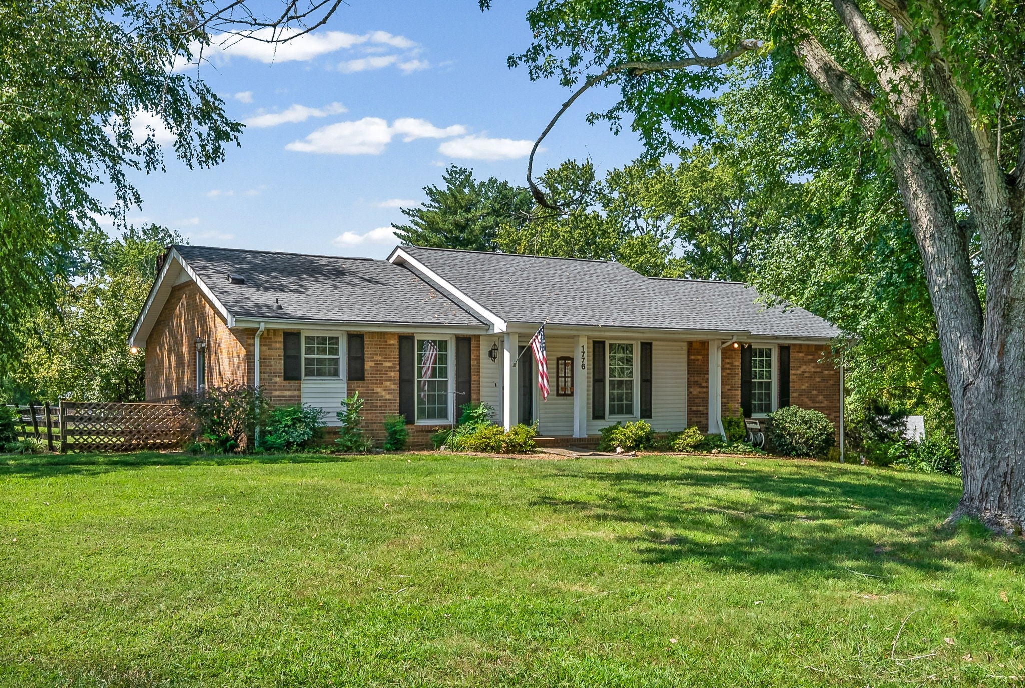 1776 Auburn Dr — photo