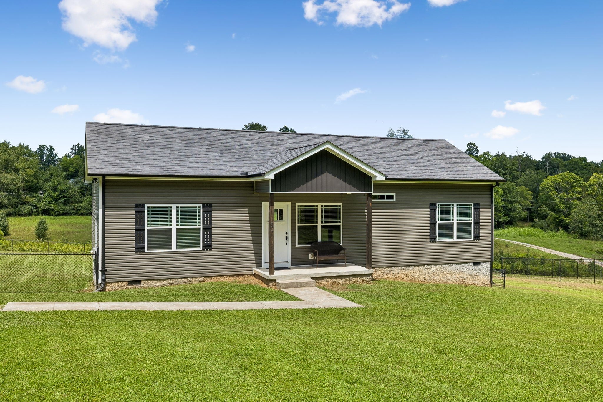 677 Steele Rd — photo