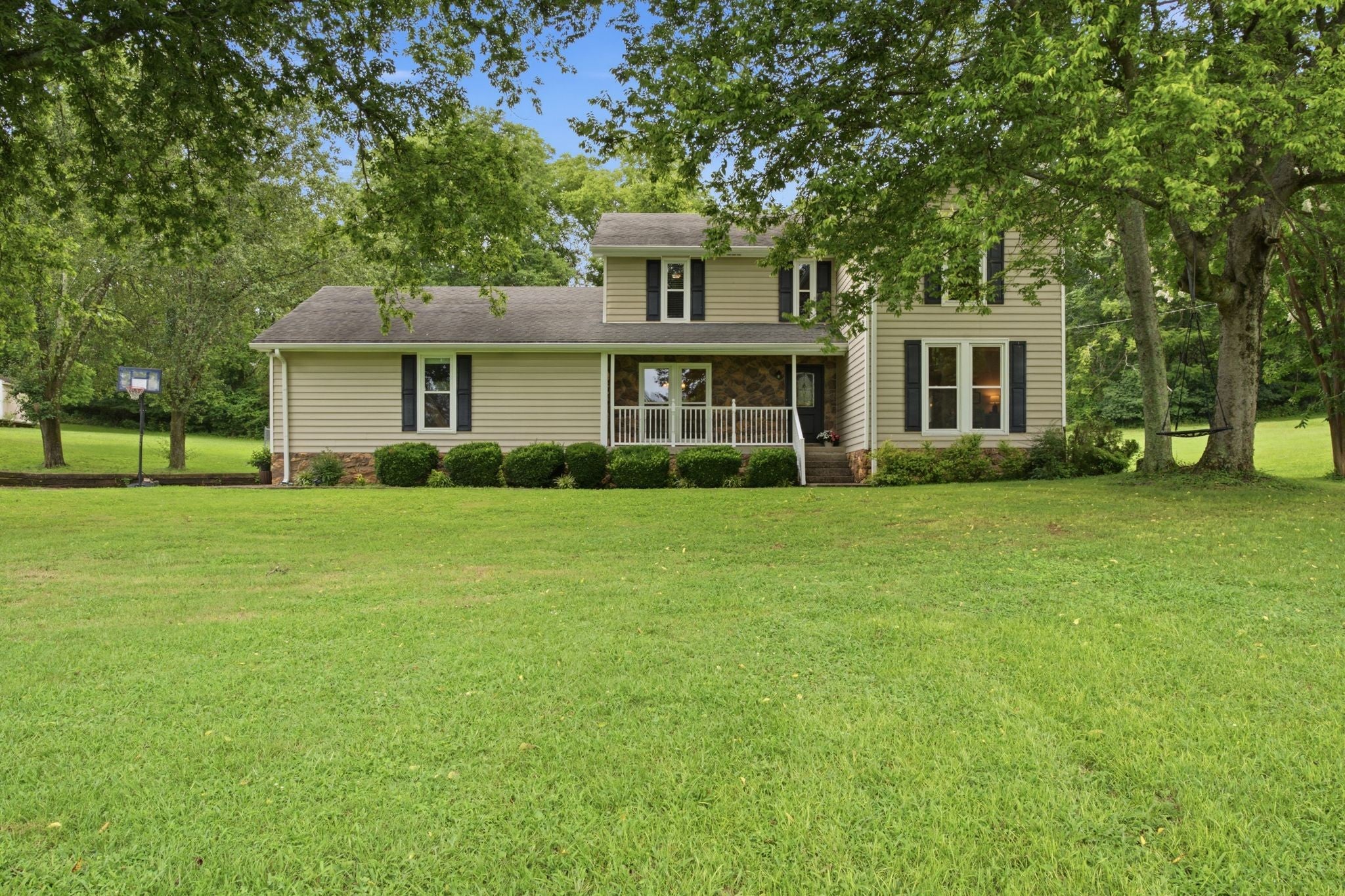 1829 Fox Chase Dr — photo