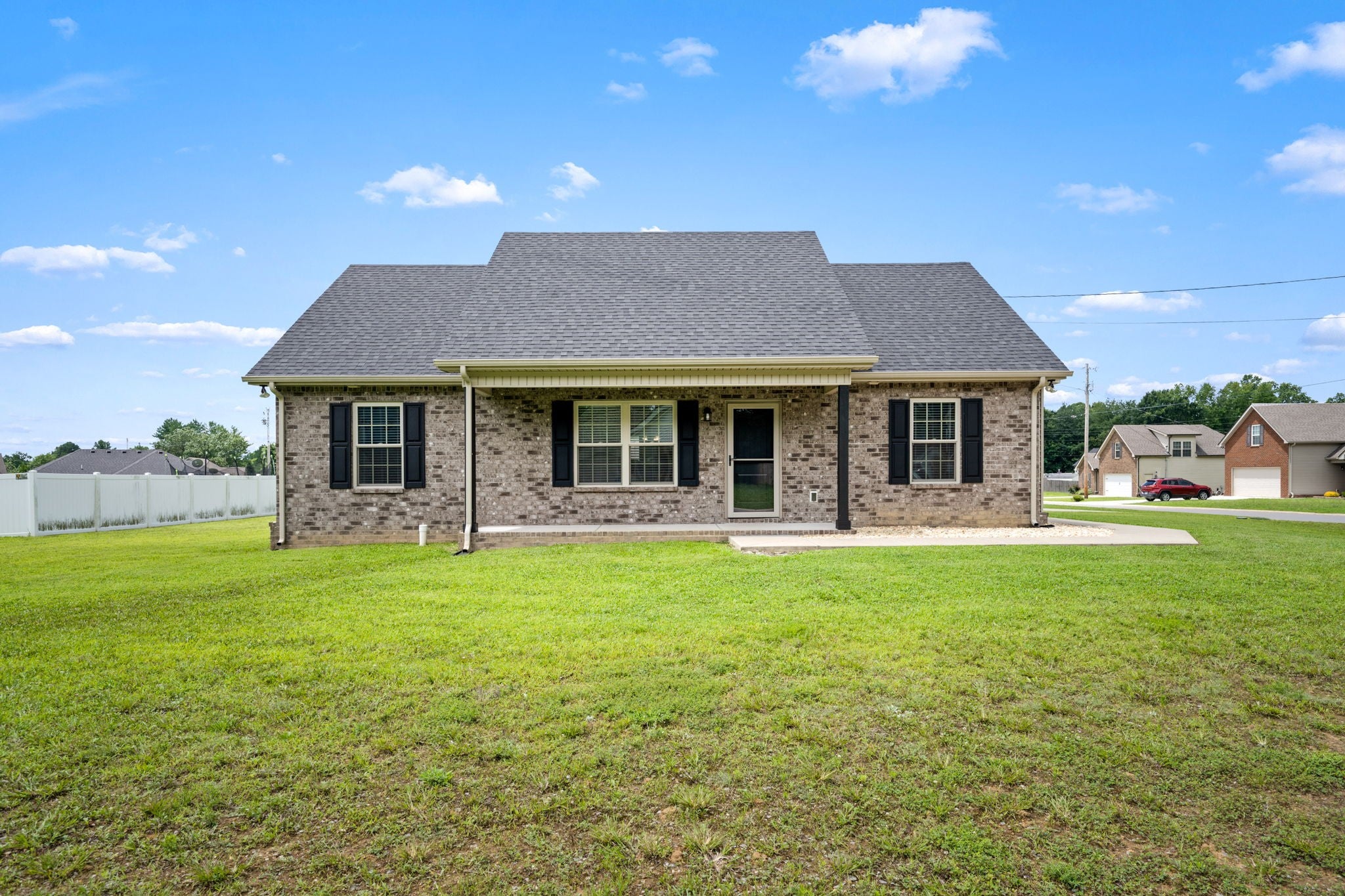 168 Grace Ct — photo