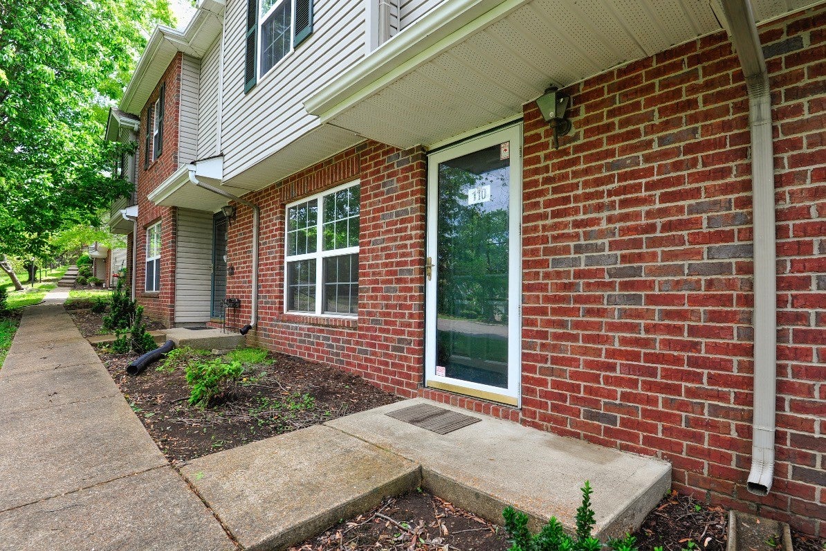 110 Waterview Dr — photo