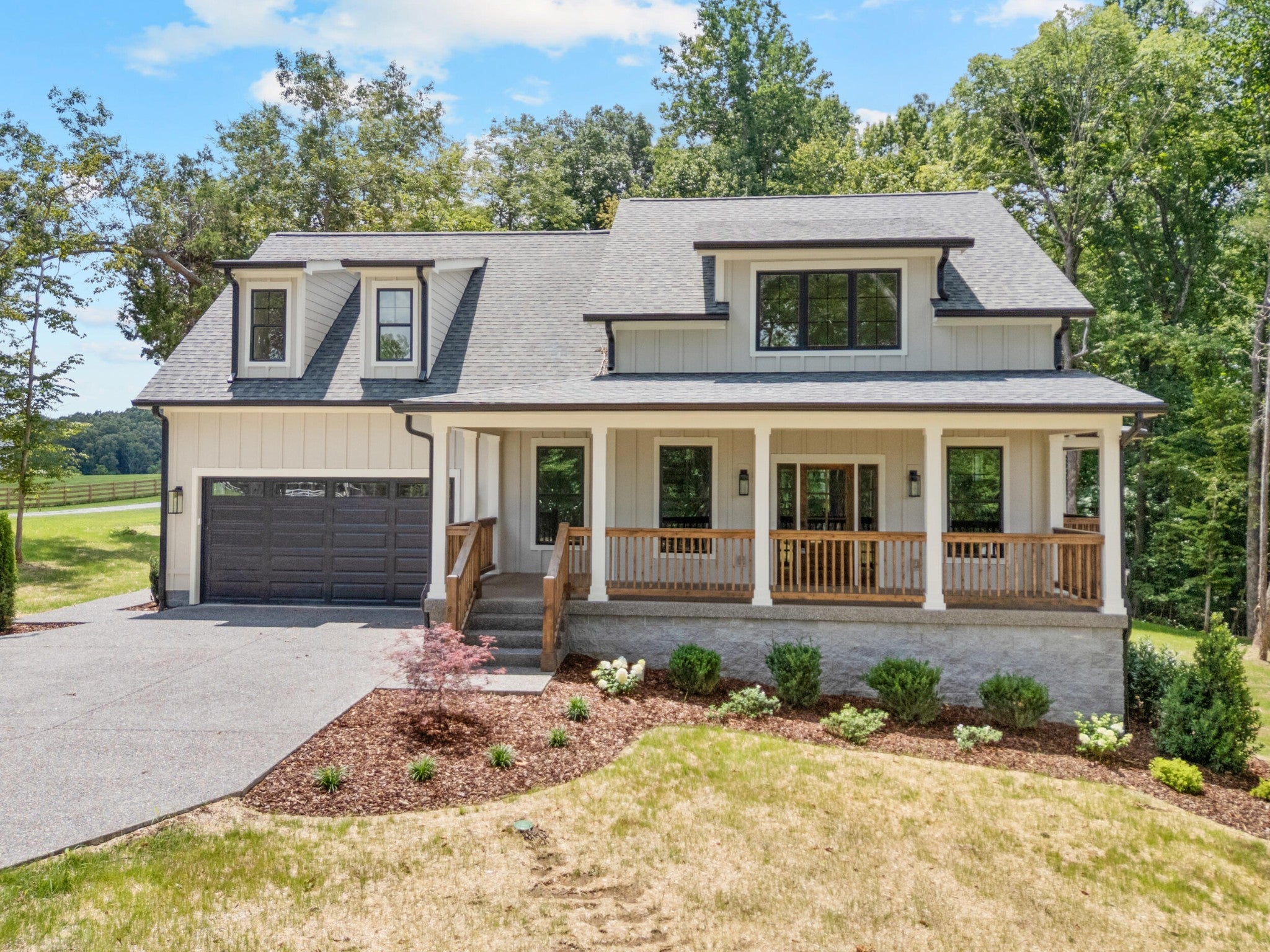 910 Steele Rd — photo