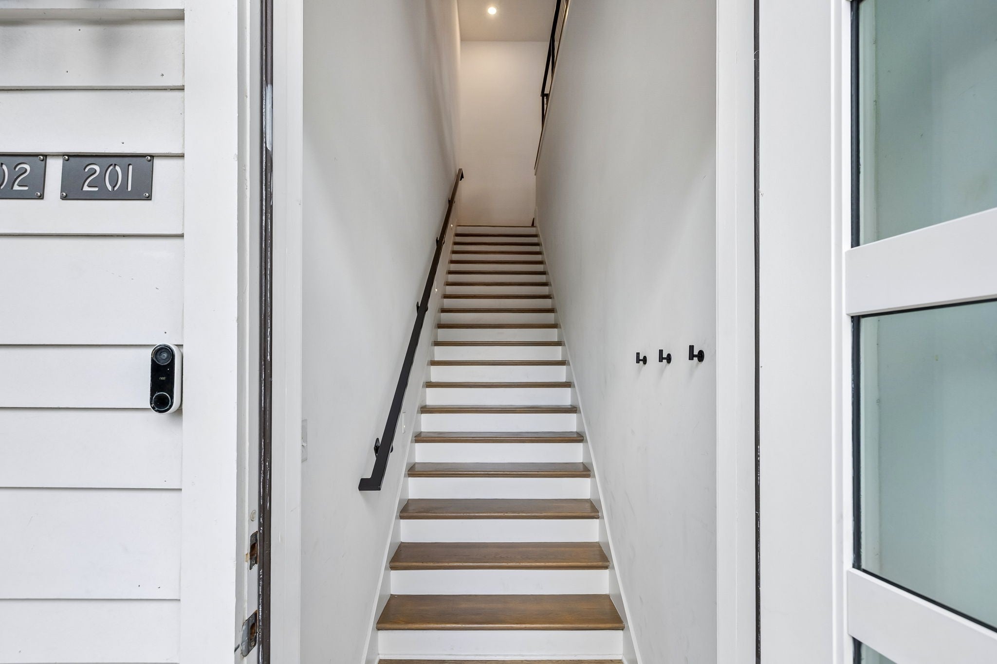 411 Merritt Ave 211 — photo