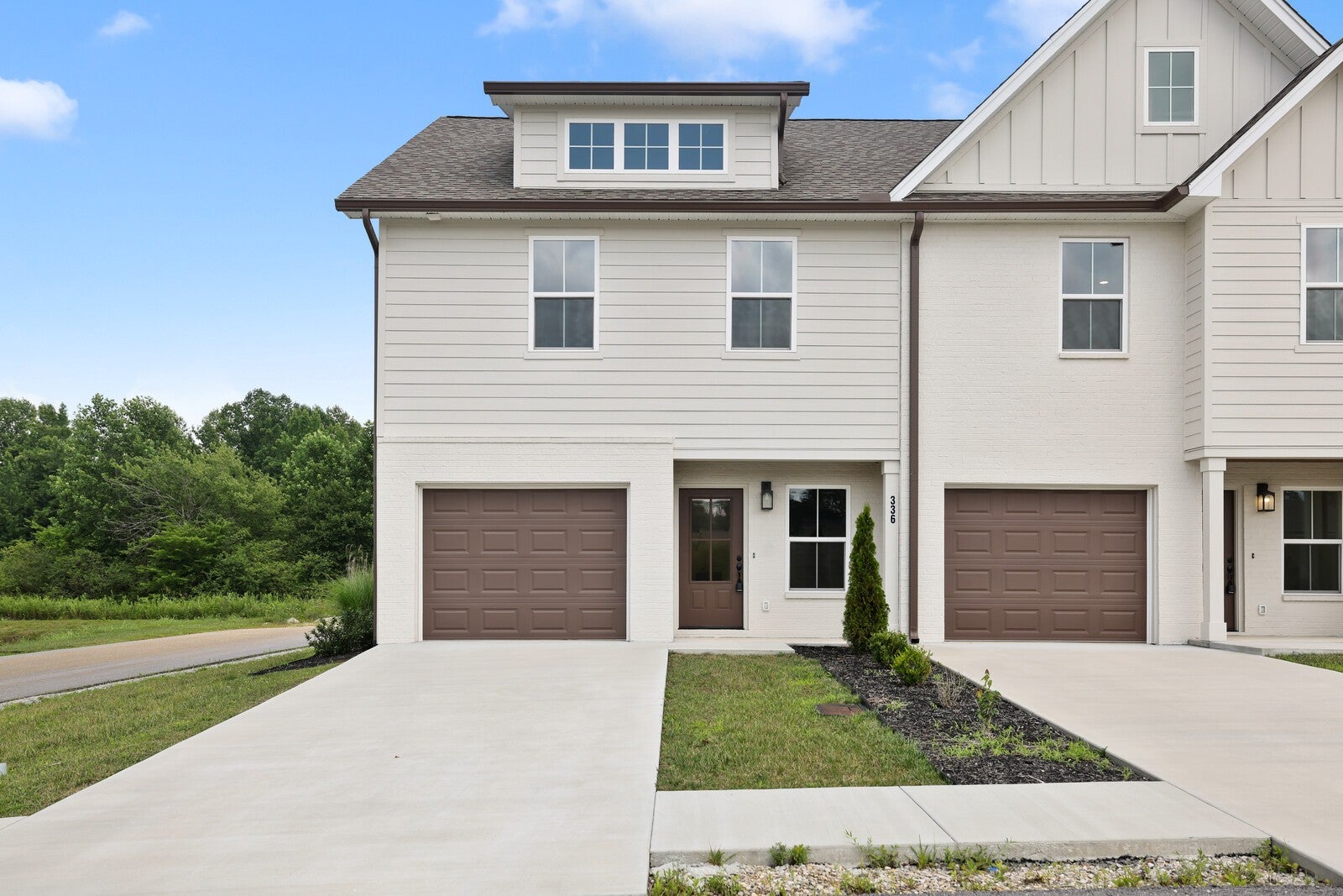 336 Legends Cir — photo