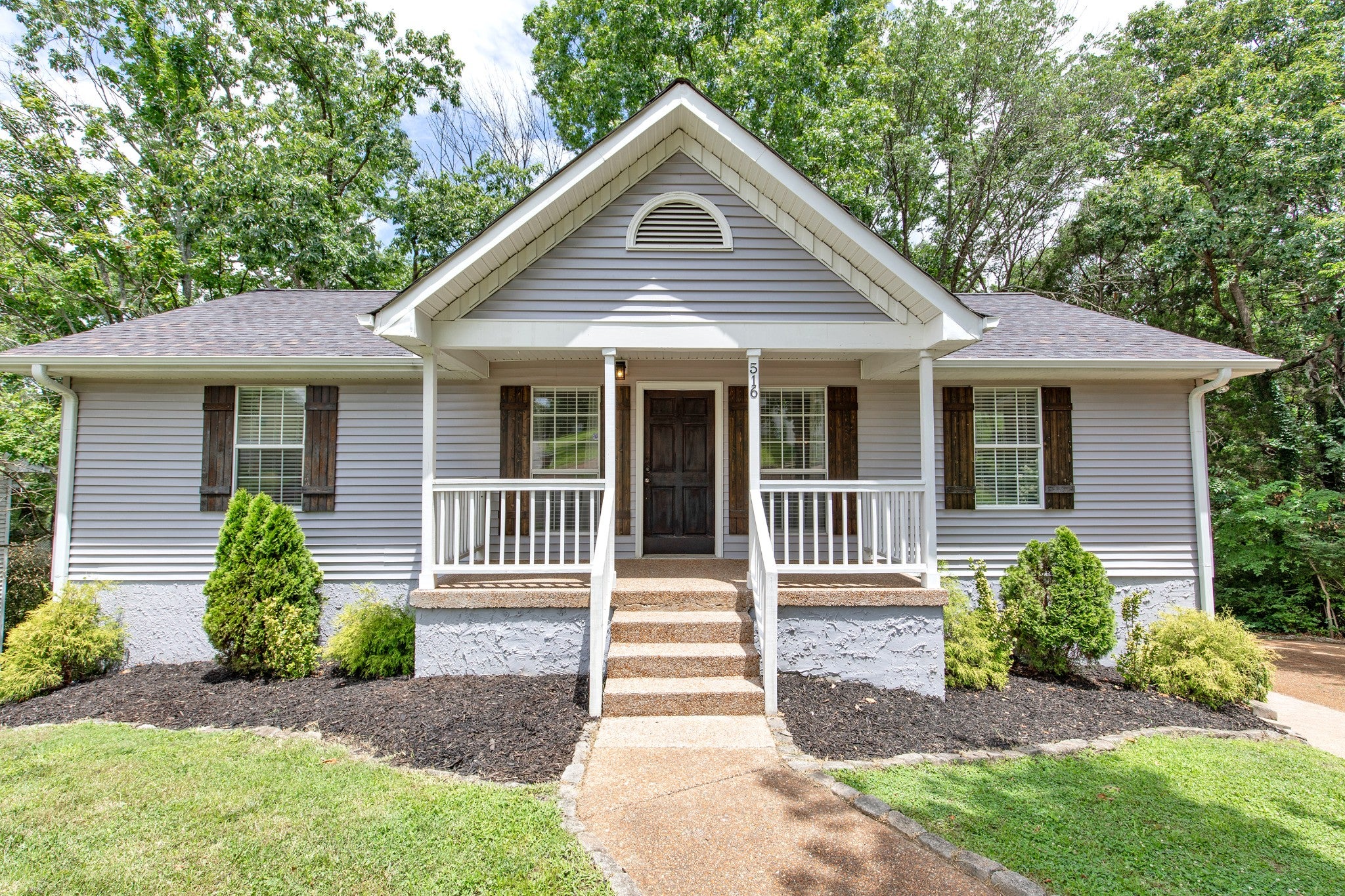 516 Ashlawn Cir — photo