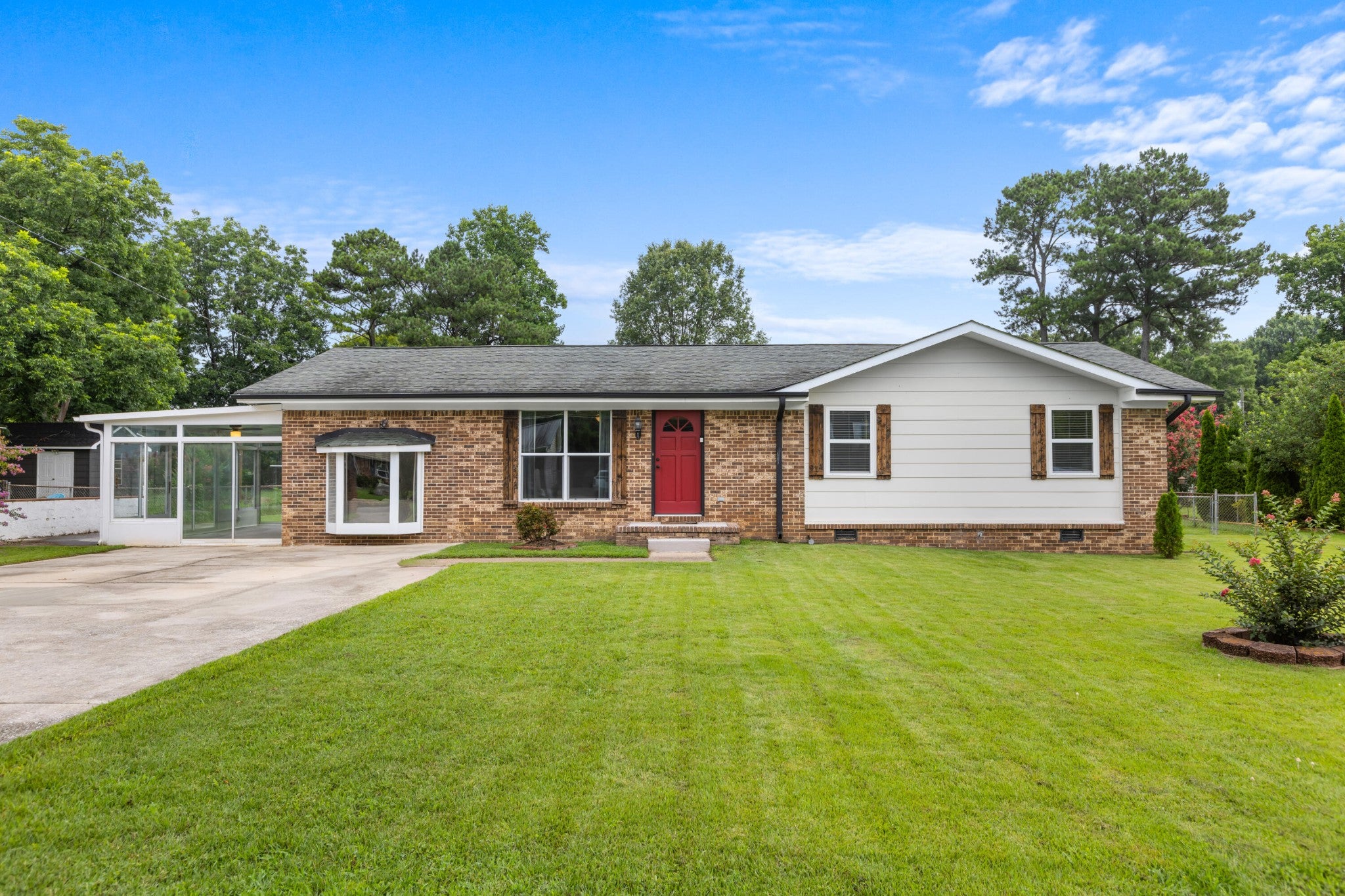 582 Pinewood Circle — photo