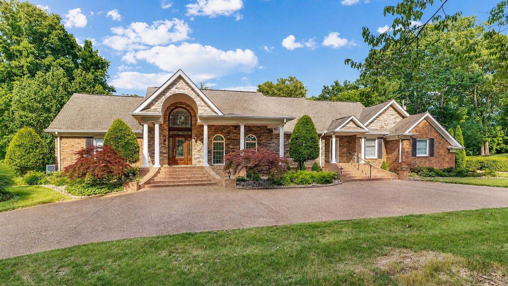 363 Fairway Dr — photo