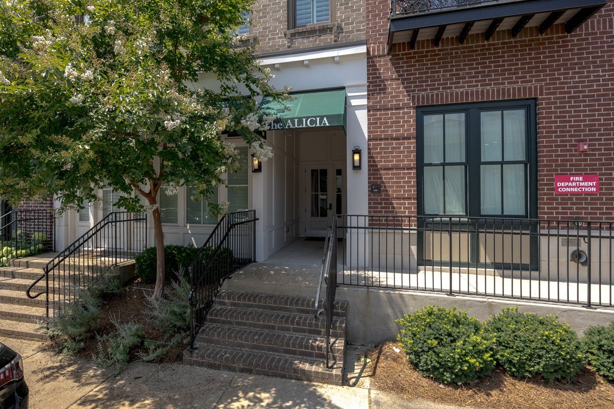 6051 Rural Plains Cir 202 — photo