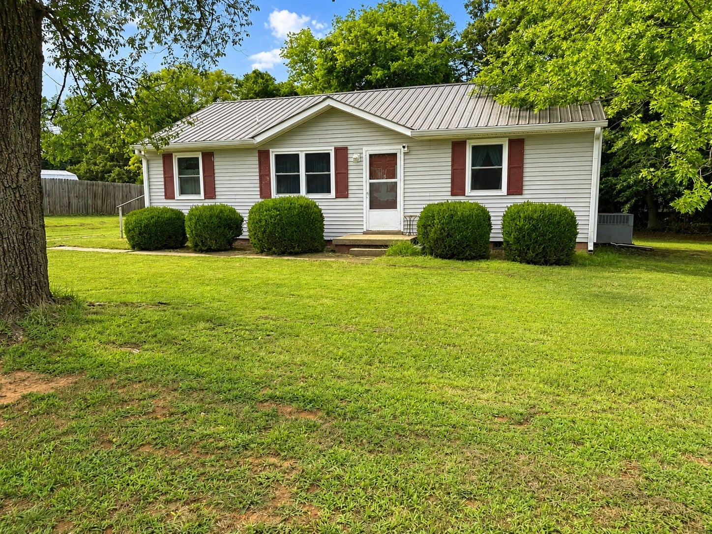 307 Barkwood Dr — photo