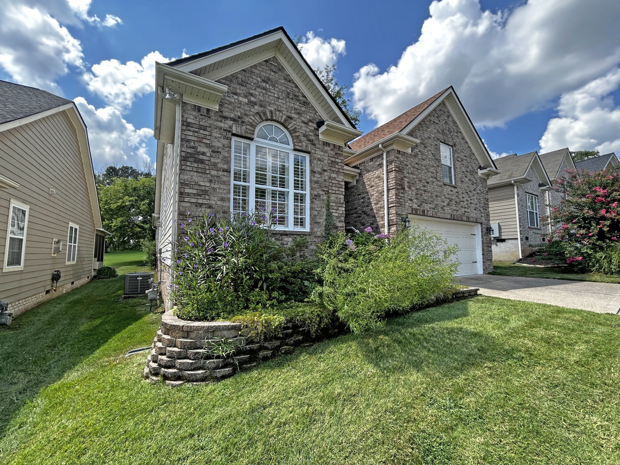 2034 Spring Branch Dr — photo