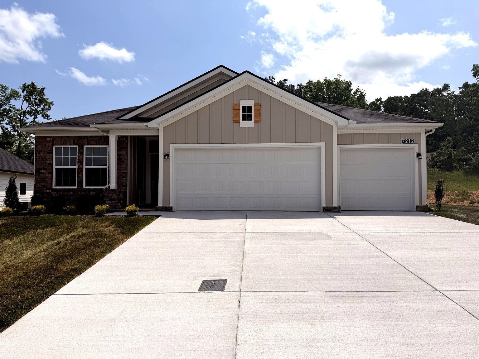 28 Fairlawn Dr — photo