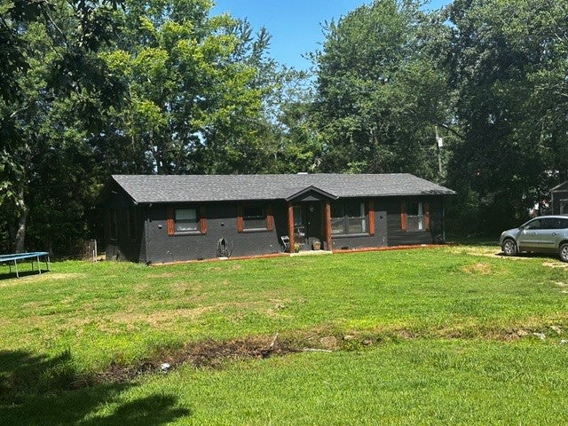 205 Locust Dr — photo
