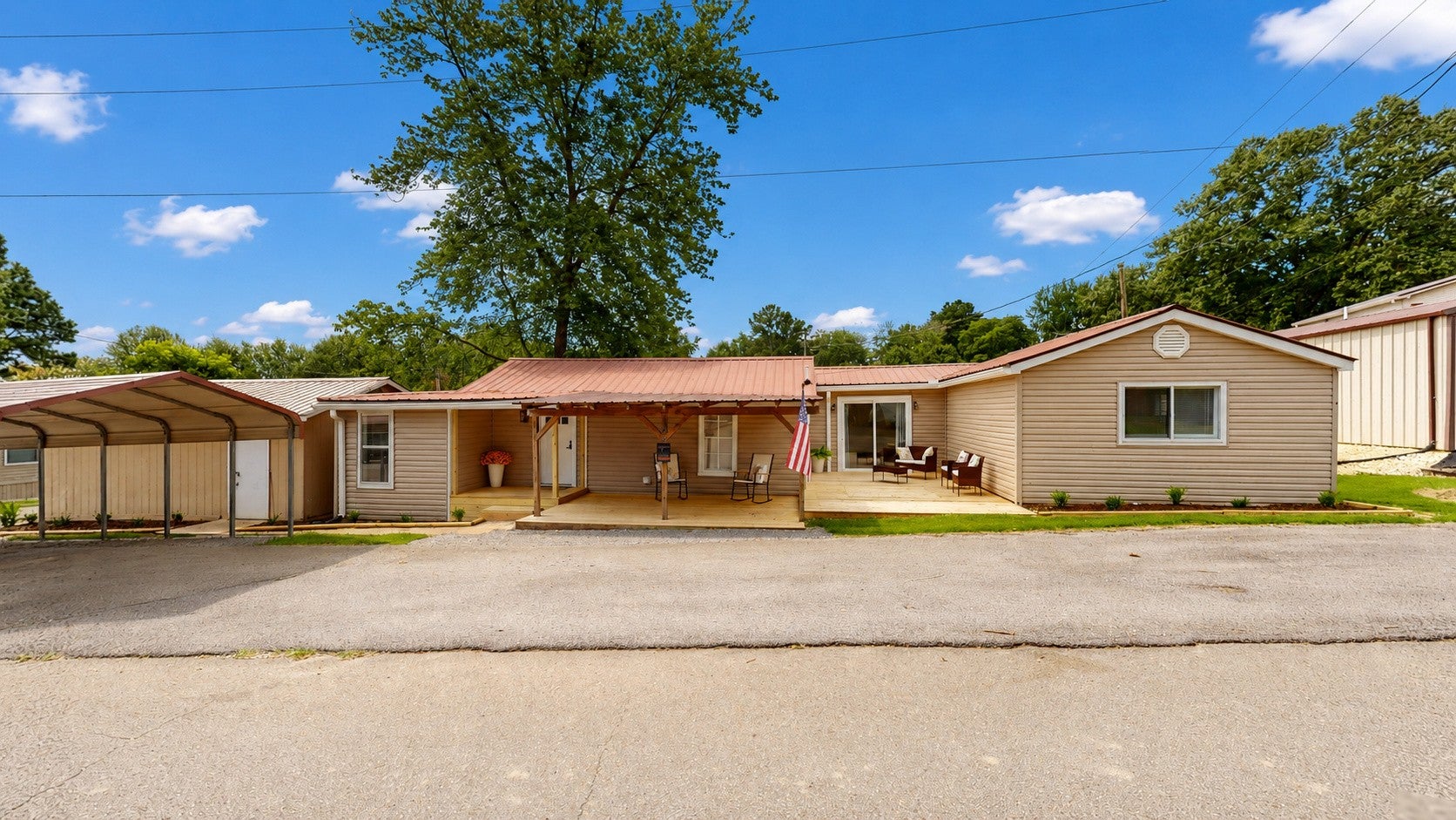 146 Lakeshore Dr — photo