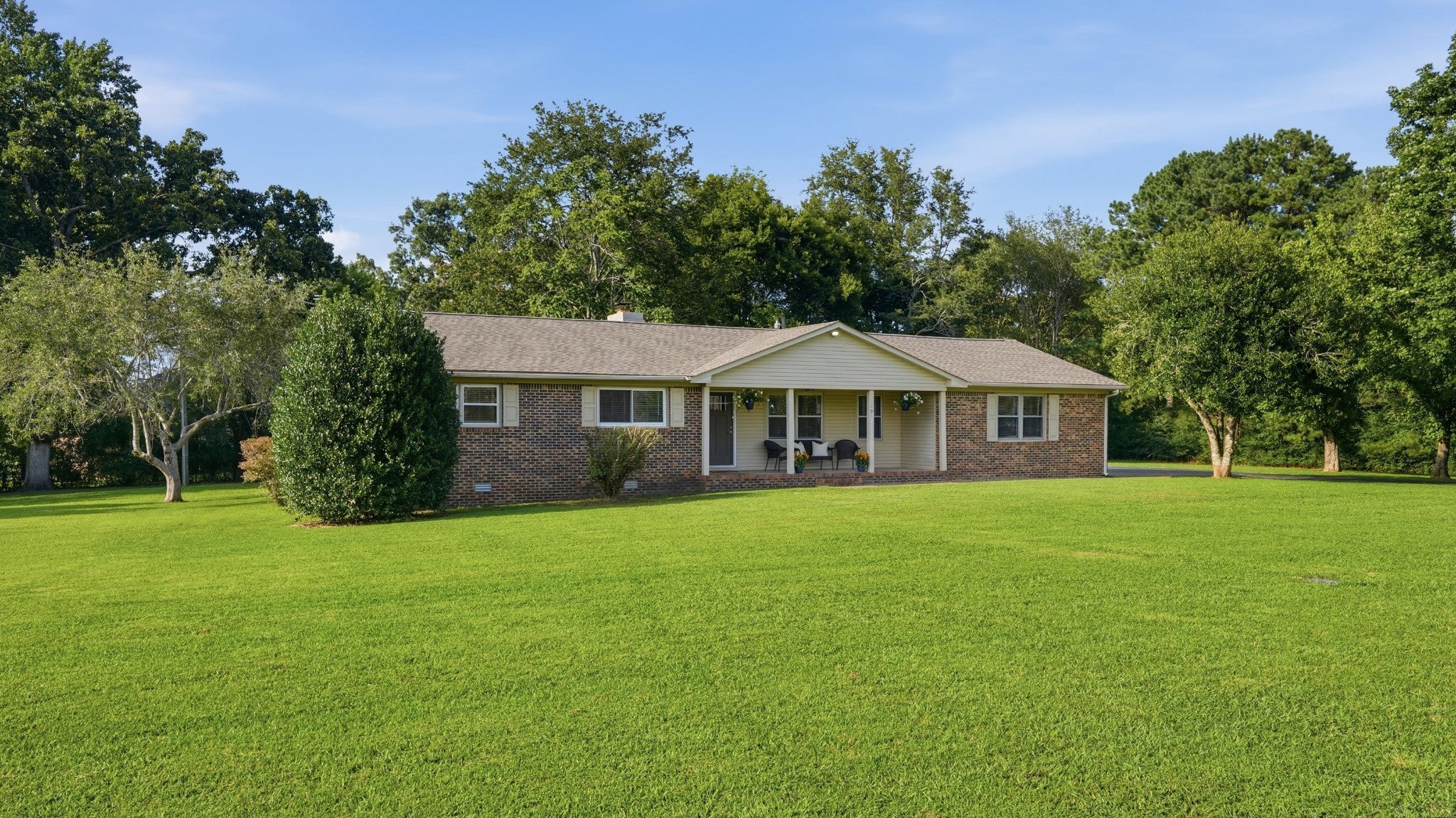 101 Royal Oak Dr — photo