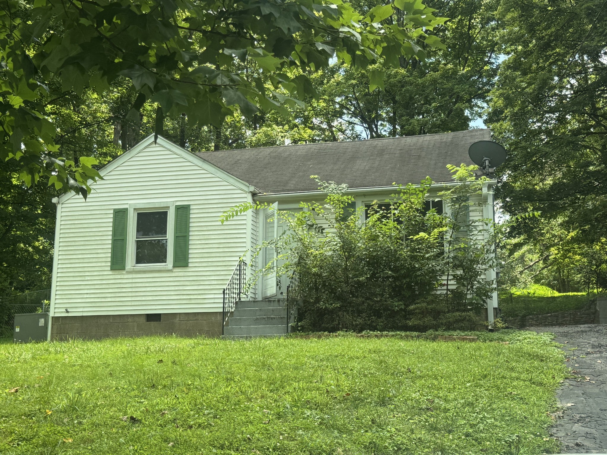 717 Drummond Dr — photo