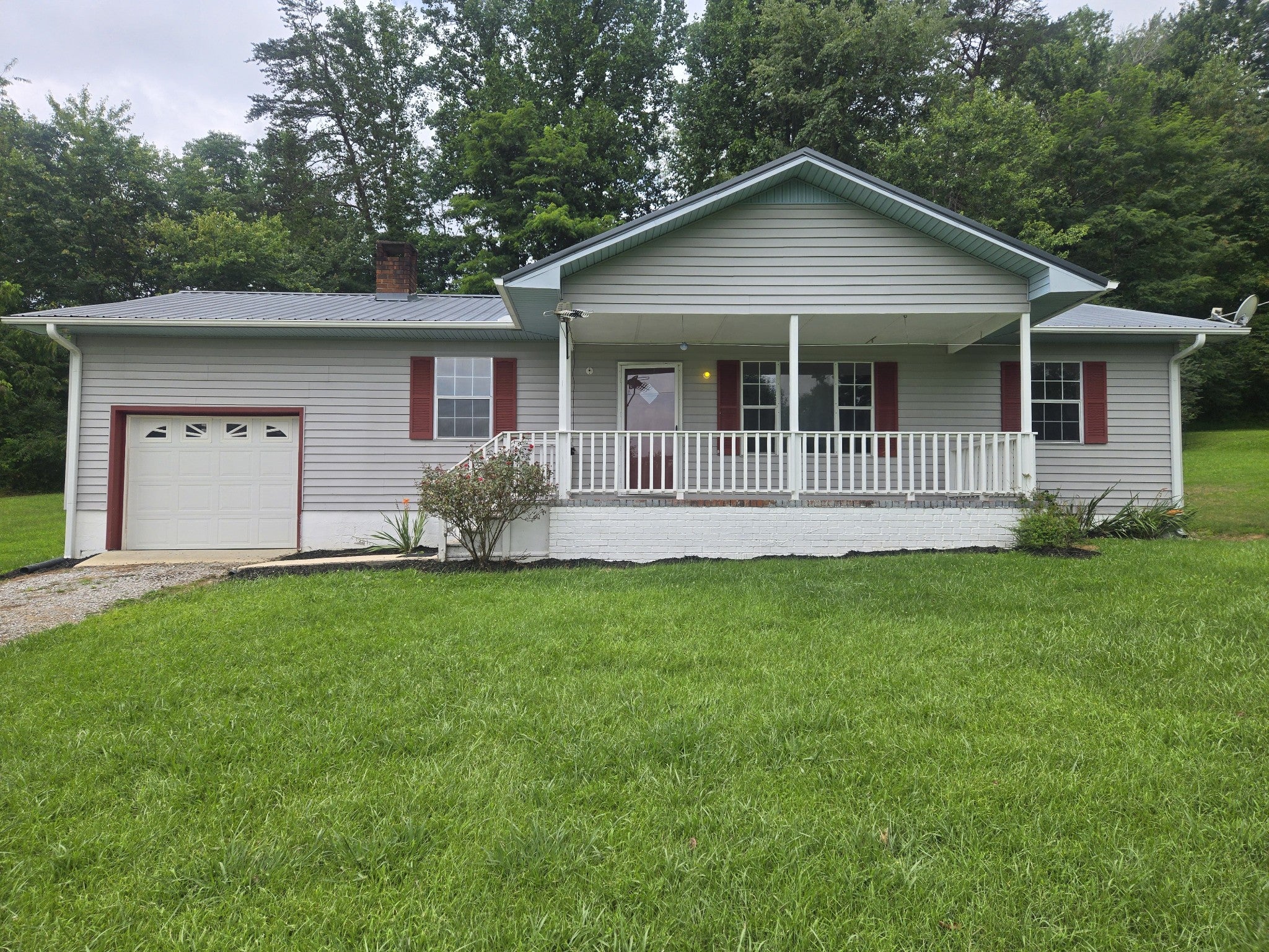 193 W Lee Dr — photo