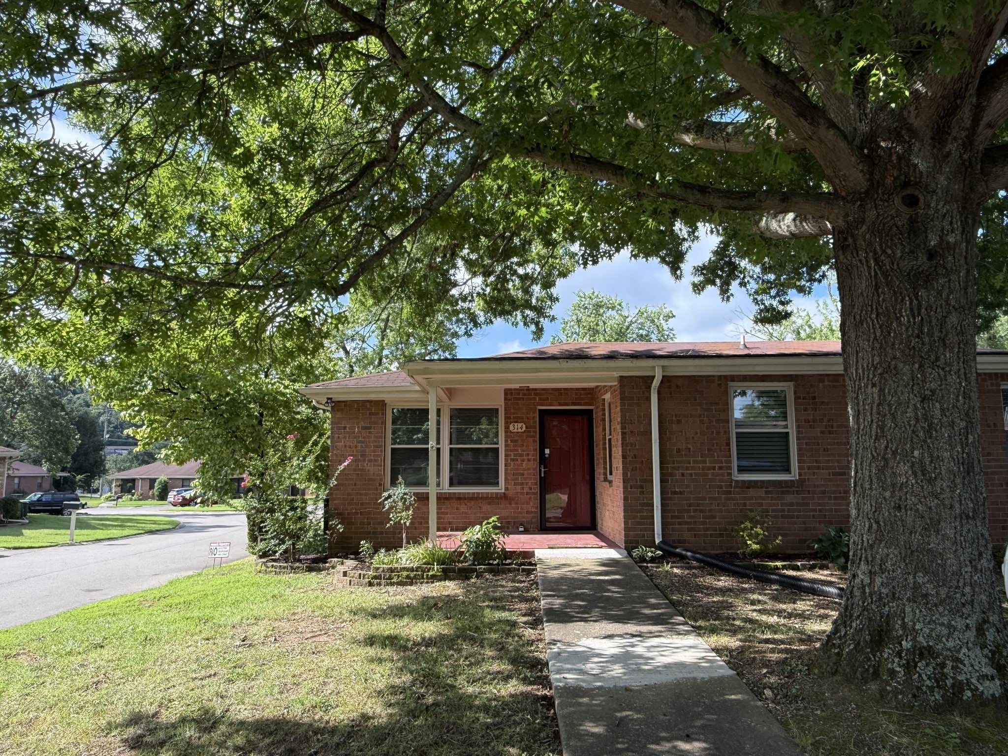 314 Deer Lake Dr — photo