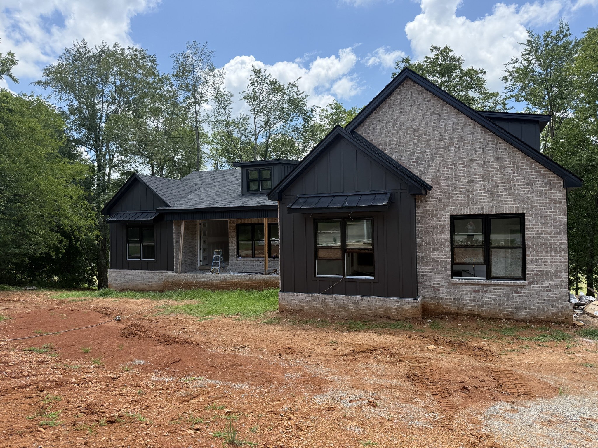 618 Indian Creek Rd — photo