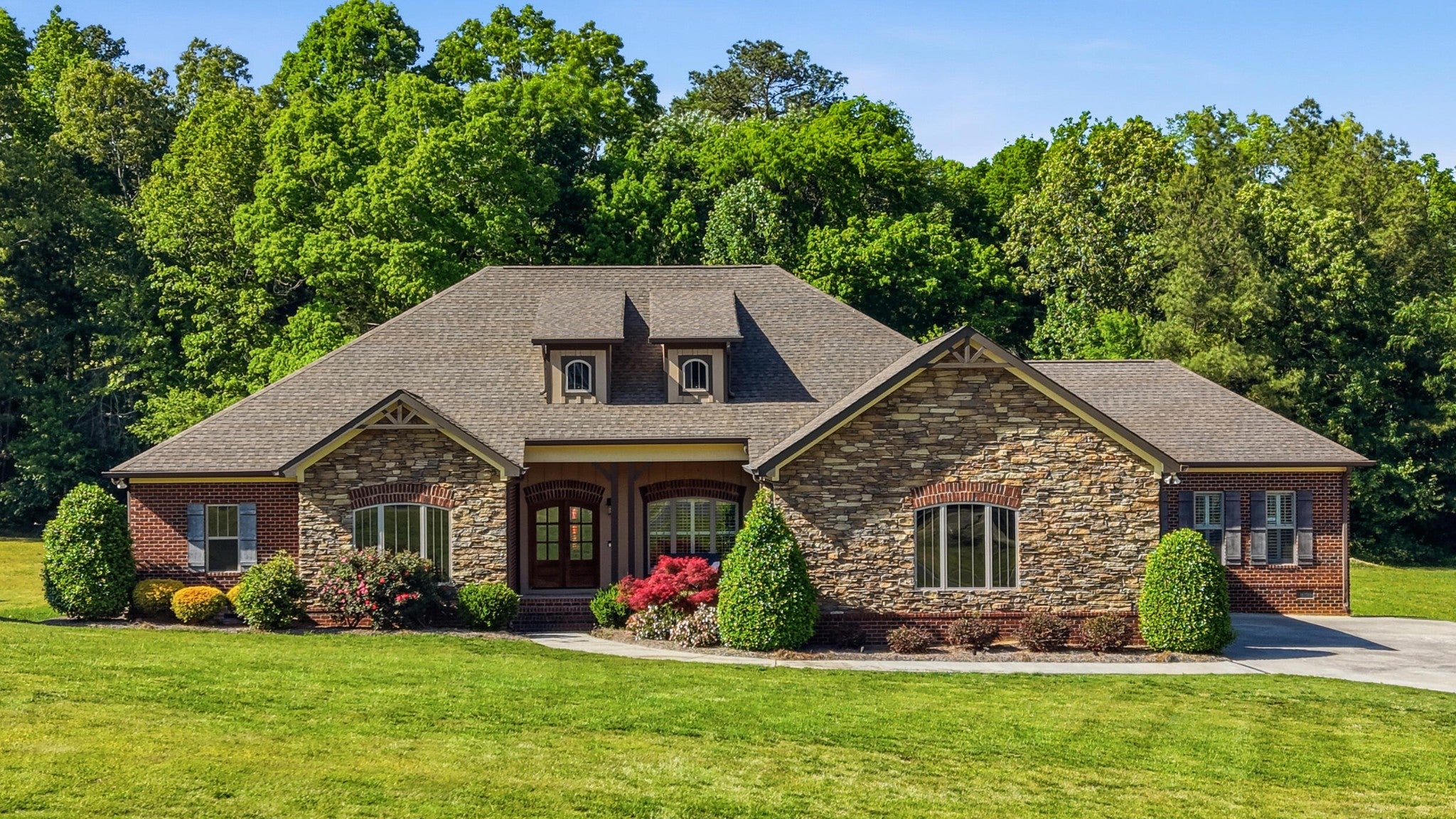 1010 Buckingham Way — photo