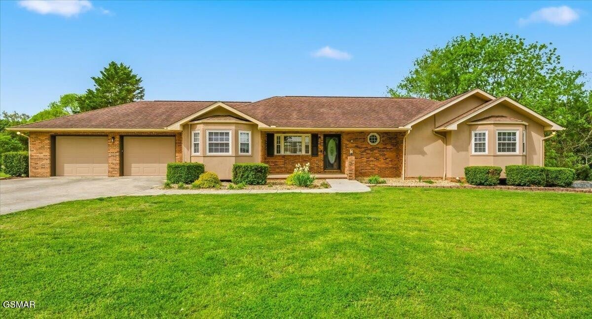 209 LaVista Drive — photo