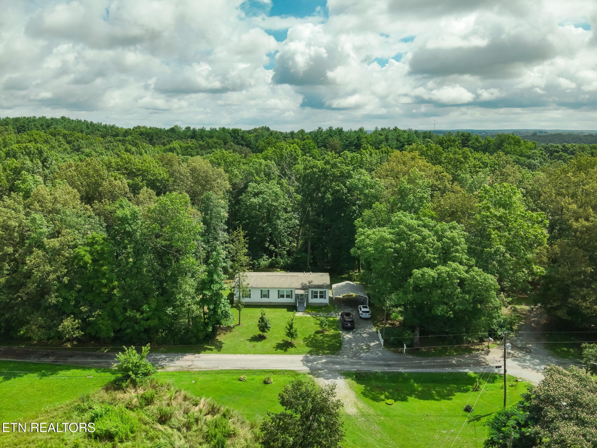 381 Dixon Rd — photo
