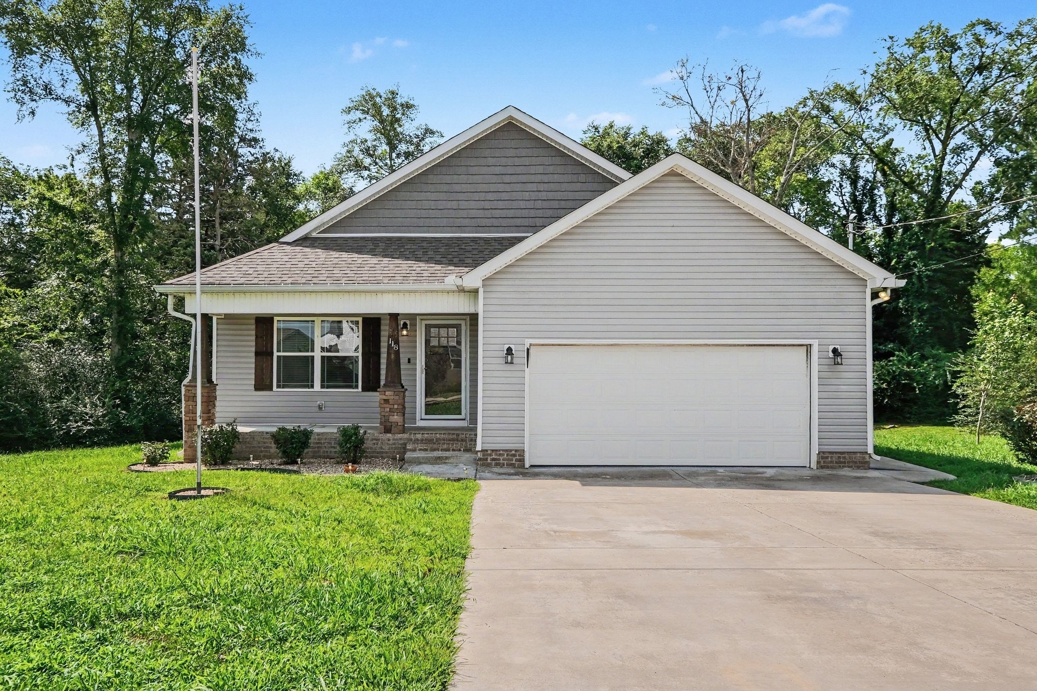 118 Blue Grass Dr — photo