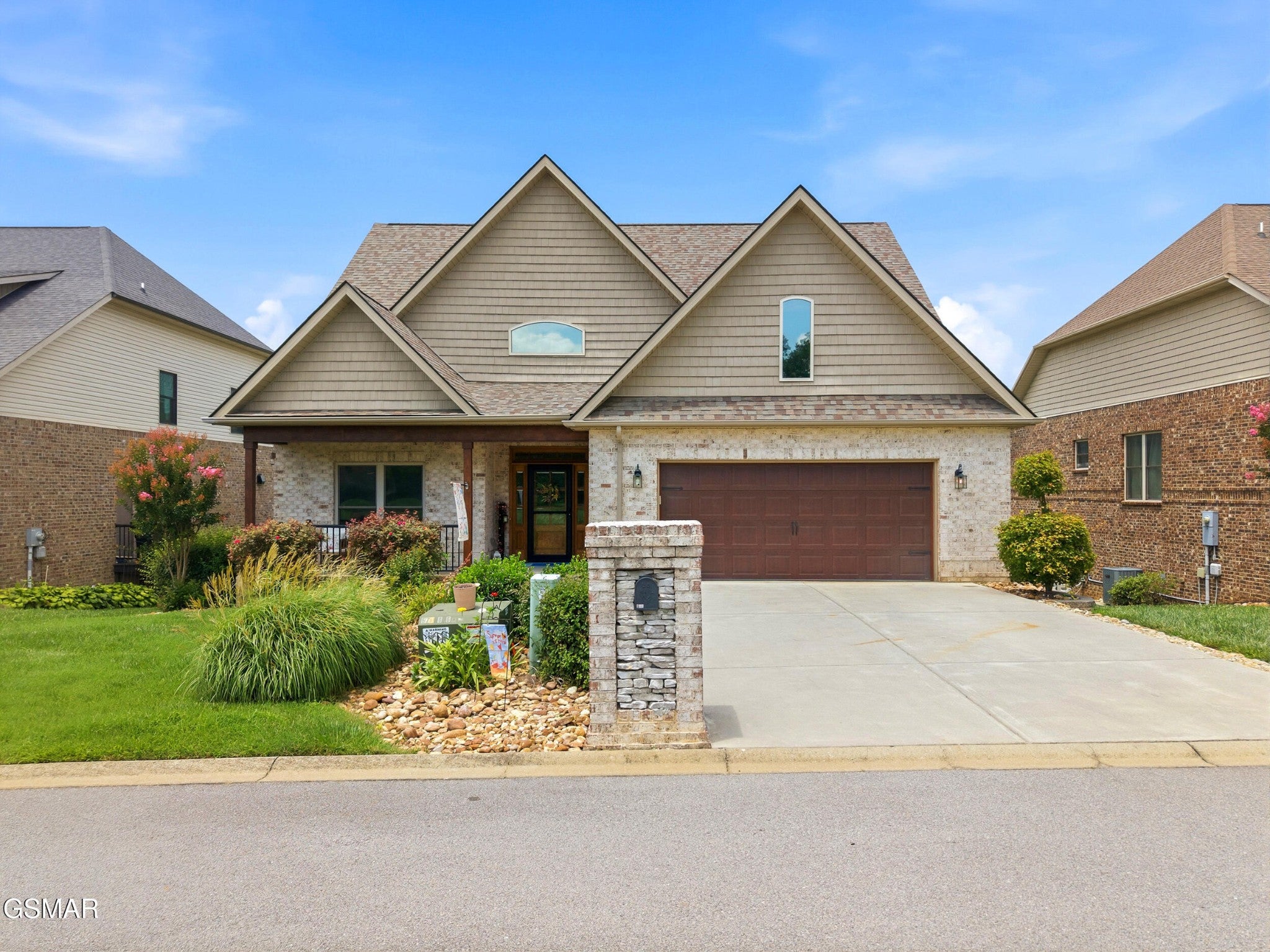 705 Waters Edge — photo