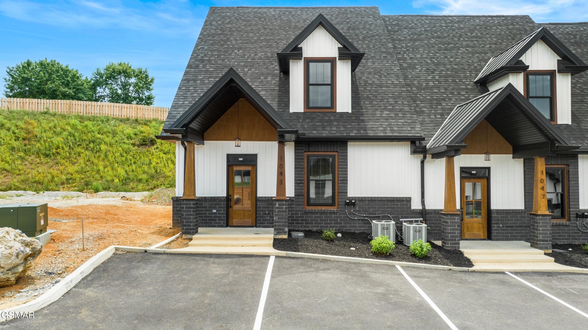 1043 Watch Hill Way — photo