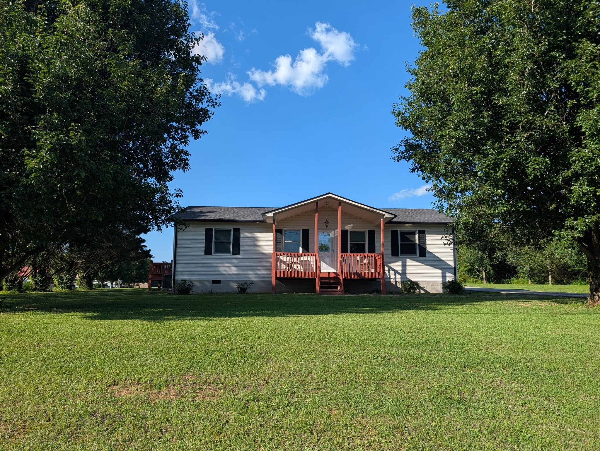1174 Crosby Lane — photo